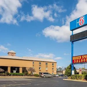 ** Hotel 6-nashville, Tn United States